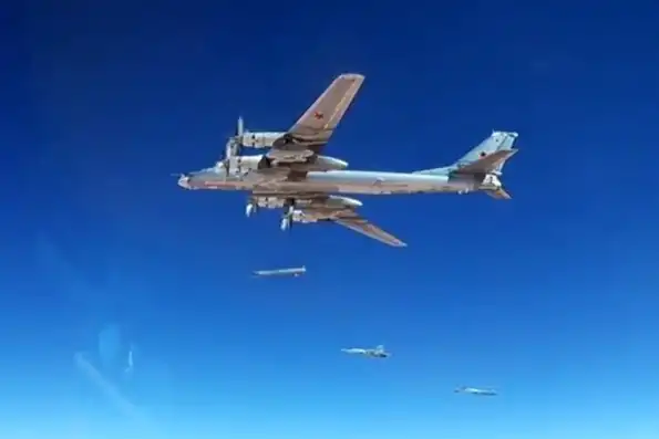 ВСУ в панике: Россия начала бить ракетами Х 101 с двойной боеголовкой ВСУ в панике: Россия начала бить ракетами Х 101 с двойной боеголовкой