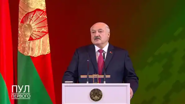 Лукашенко произнёс особую благодарность Белоусову. Зал разразился аплодисментами Лукашенко произнёс особую благодарность Белоусову. Зал разразился аплодисментами