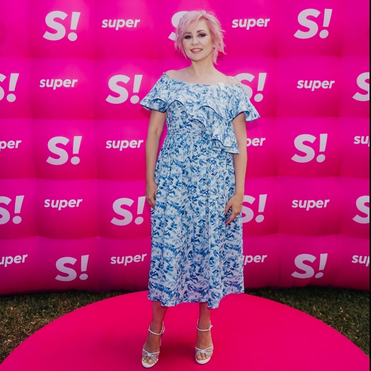 Дима Билан, Тимати, Джиган и другие звезды в розовом батутном замке Super на VK Fest Дима Билан, Тимати, Джиган и другие звезды в розовом батутном замке Super на VK Fest