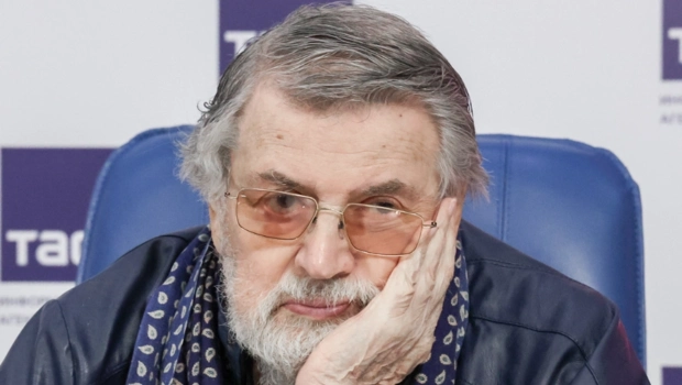 Вдову Александра Ширвиндта огорчило цитирование его интимной переписки со сцены Вдову Александра Ширвиндта огорчило цитирование его интимной переписки со сцены