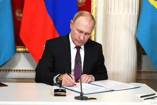 А мы предупреждали не буди лихо, пока оно тихо: Путин одной подписью прошел в дамки на Ближнем Востоке А мы предупреждали не буди лихо, пока оно тихо: Путин одной подписью прошел в дамки на Ближнем Востоке