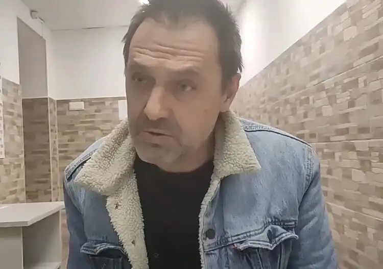 «Мы тебе ноги перестреляем»: как русский курьер обманул украинских телефонных мошенников на полмиллиона рублей «Мы тебе ноги перестреляем»: как русский курьер обманул украинских телефонных мошенников на полмиллиона рублей