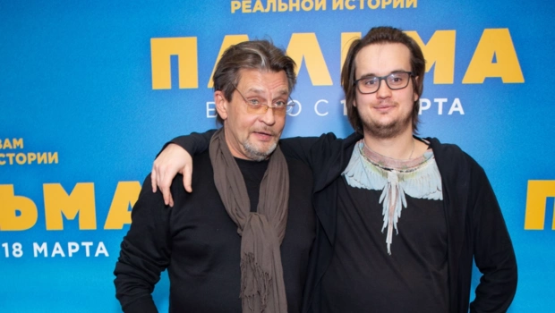 Александр Домогаров-младший рассказал, как справился с тоской по матери Александр Домогаров-младший рассказал, как справился с тоской по матери