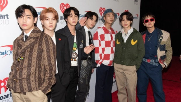 Шуга из BTS впервые вышел на связь после инцидента с вождением электросамоката в нетрезвом виде Шуга из BTS впервые вышел на связь после инцидента с вождением электросамоката в нетрезвом виде