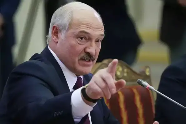 «Мужики, нам надо держаться вместе!» Лукашенко предупредил, что будет, если Россия «рухнет» «Мужики, нам надо держаться вместе!» Лукашенко предупредил, что будет, если Россия «рухнет»