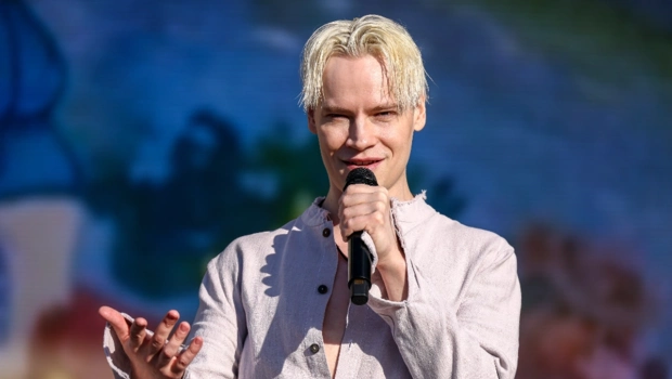 SHAMAN откровенно рассказал о проблемах с лишним весом: «Кормушку закрываешь на замок» SHAMAN откровенно рассказал о проблемах с лишним весом: «Кормушку закрываешь на замок»