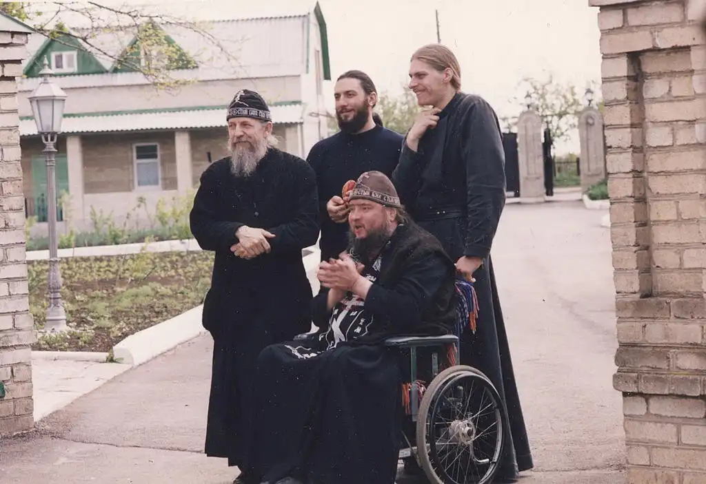 Послания старца Зосимы: «Оттуда покатится колотня по всей русской земле» Послания старца Зосимы: «Оттуда покатится колотня по всей русской земле»