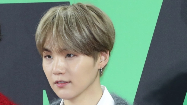Шуга из BTS готовится к допросам полиции Шуга из BTS готовится к допросам полиции