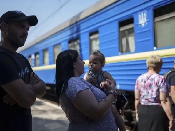 Русские на пороге. В Покровске клянут авантюру ВСУ под Курском. «Они должны были защищать нас здесь», – считают жители города Русские на пороге. В Покровске клянут авантюру ВСУ под Курском. «Они должны были защищать нас здесь», – считают жители города