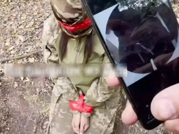 Хотели убивать русских и снимать все на смартфон: под Курском бойцы взяли в плен боевичек ВСУ с интересным компроматом Хотели убивать русских и снимать все на смартфон: под Курском бойцы взяли в плен боевичек ВСУ с интересным компроматом
