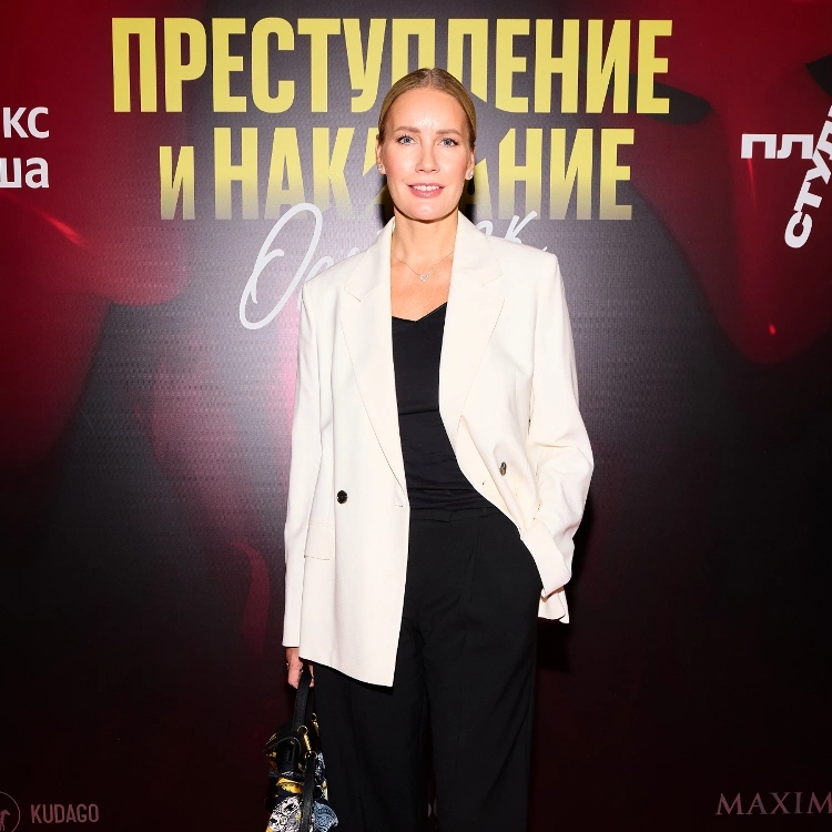 Звёзды шоу-бизнеса приняли участие в иммерсивном шоу “Преступление и наказание” Звёзды шоу-бизнеса приняли участие в иммерсивном шоу “Преступление и наказание”