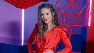 Русская девушка Джонни Деппа спровоцировала скандал своими откровенными фото Русская девушка Джонни Деппа спровоцировала скандал своими откровенными фото