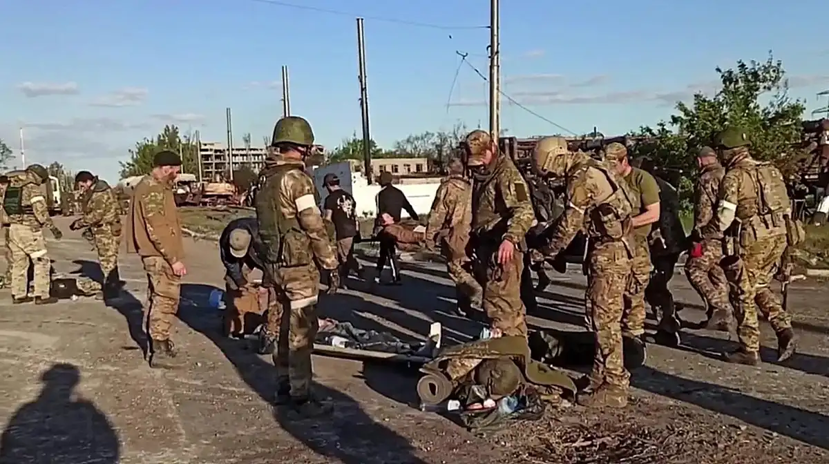 200 тысяч дезертиров ВСУ повернули оружие в сторону Зеленского 200 тысяч дезертиров ВСУ повернули оружие в сторону Зеленского