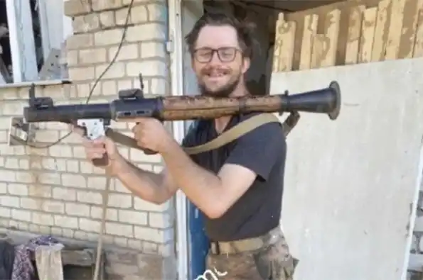 Еле унес ноги. Наемник из США в ужасе бежал с Украины, потеряв в бою друга Еле унес ноги. Наемник из США в ужасе бежал с Украины, потеряв в бою друга
