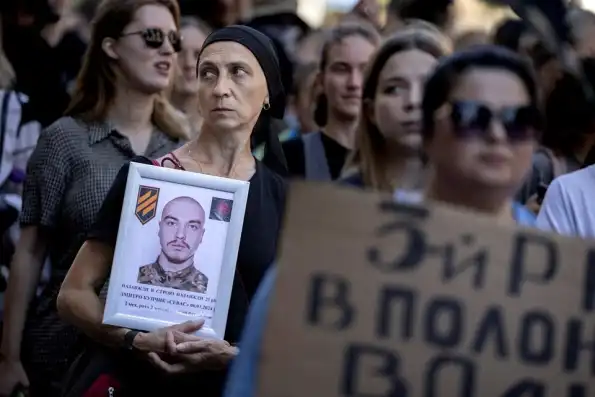 Украинцы уже предчувствуют конец спецоперации, а ВСУшники массово бегут с фронта: о чем тайком говорят на кухнях в Киеве Украинцы уже предчувствуют конец спецоперации, а ВСУшники массово бегут с фронта: о чем тайком говорят на кухнях в Киеве