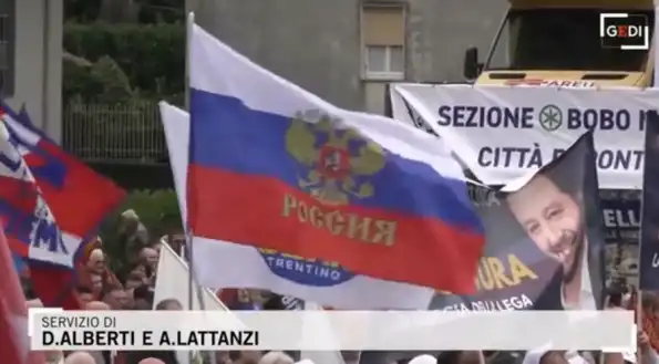 Итальянец отстоял русский флаг и не побоялся сказать вслух правду о Путине и России Итальянец отстоял русский флаг и не побоялся сказать вслух правду о Путине и России
