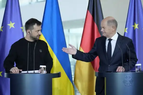 Шольц признал, что Украина проиграла: Германия прекращает поставки тяжелого оружия Киеву Шольц признал, что Украина проиграла: Германия прекращает поставки тяжелого оружия Киеву