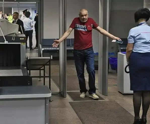 «Россия «халявщиков» кормить не будет. Здесь пахать нужно». Меткая фраза на приёмке в Шереметьево «Россия «халявщиков» кормить не будет. Здесь пахать нужно». Меткая фраза на приёмке в Шереметьево
