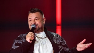 Сергей Жуков рассказал о неадекватной фанатке: «Лежит в подъезде» Сергей Жуков рассказал о неадекватной фанатке: «Лежит в подъезде»