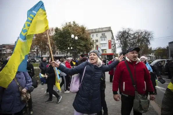 Украинские беженцы пришли в бешенство от решения западных властей Украинские беженцы пришли в бешенство от решения западных властей