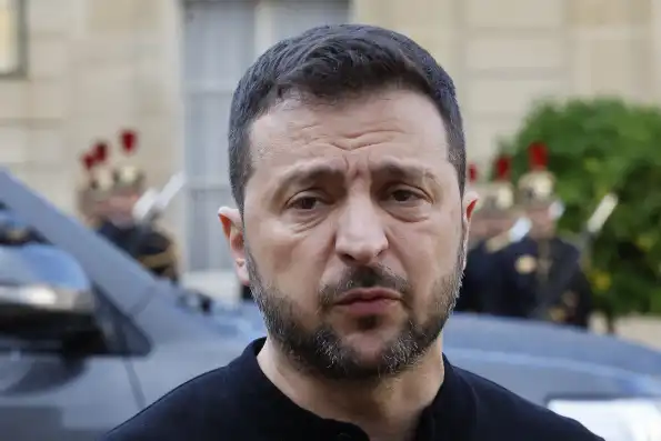 «Беги из Курска, болван»: британская разведка слила Зеленскому пугающую информацию «Беги из Курска, болван»: британская разведка слила Зеленскому пугающую информацию