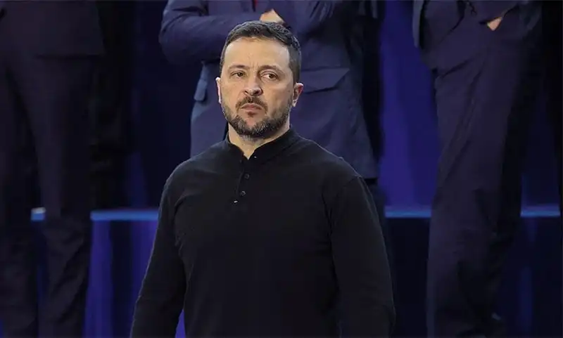 Зеленский устроил истерику в Венгрии и демонстративно отказался от подписания соглашения с Орбаном Зеленский устроил истерику в Венгрии и демонстративно отказался от подписания соглашения с Орбаном