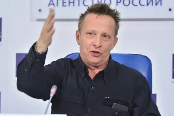 Иван Охлобыстин: «Ознакомился с планом победы Зеленского. Аплодирую стоя» Иван Охлобыстин: «Ознакомился с планом победы Зеленского. Аплодирую стоя»