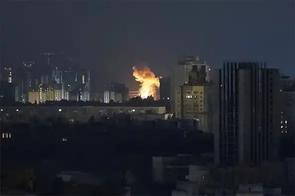 Киев трясет от новой волны взрывов Киев трясет от новой волны взрывов