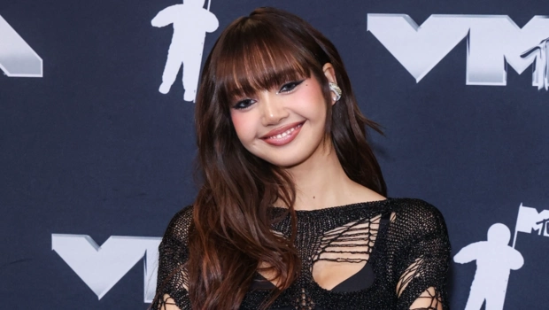 Лиса из BLACKPINK поделилась загадочной историей о паранормальном явлении: «Это было поздно ночью» Лиса из BLACKPINK поделилась загадочной историей о паранормальном явлении: «Это было поздно ночью»