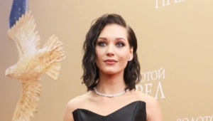Александр Петров вывел беременную жену на последнем сроке в свет Александр Петров вывел беременную жену на последнем сроке в свет