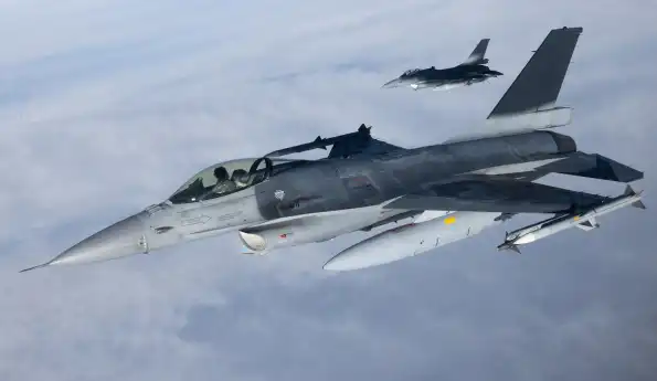 «Вернулись домой с позором». ВС РФ унизили F 16 на весь мир — истребители в страхе улетели с Украины «Вернулись домой с позором». ВС РФ унизили F 16 на весь мир — истребители в страхе улетели с Украины