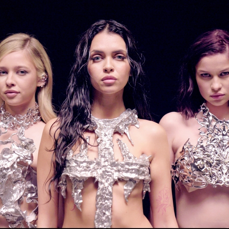 Группа SEREBRO — о новом составе, клипе и Максиме Фадееве Группа SEREBRO — о новом составе, клипе и Максиме Фадееве