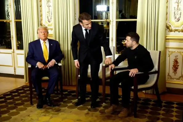 Позор Зеленского в Париже: Трамп брезгливо морщился и опоздал на 40 минут, выводы для Зеленского неутешительные Позор Зеленского в Париже: Трамп брезгливо морщился и опоздал на 40 минут, выводы для Зеленского неутешительные