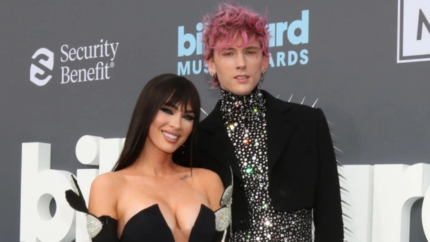 Беременная Меган Фокс поймала рэпера Machine Gun Kelly на измене Беременная Меган Фокс поймала рэпера Machine Gun Kelly на измене