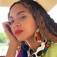 Бейонсе сменила фамилию на фоне обвинений в адрес ее мужа Jay-Z Бейонсе сменила фамилию на фоне обвинений в адрес ее мужа Jay-Z