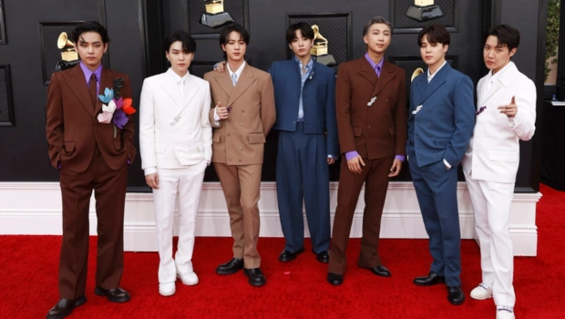 Названа лучшая песня участника BTS на Рождество Названа лучшая песня участника BTS на Рождество