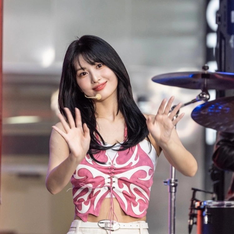Лучшие новогодние каверы k-pop групп Лучшие новогодние каверы k-pop групп