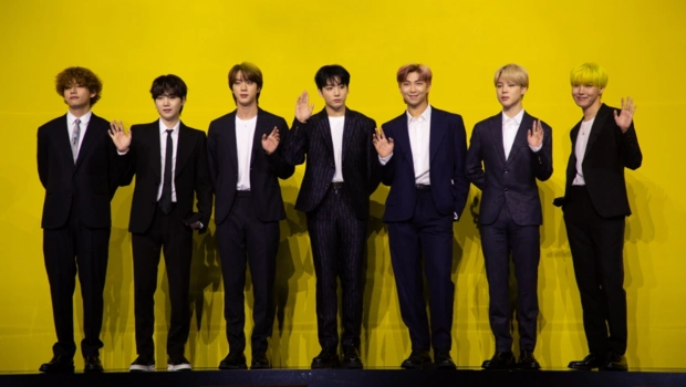 Последние новости BTS и k-pop: альбом Ви, Джей Хоуп на Неделе моды, Billboard Последние новости BTS и k-pop: альбом Ви, Джей Хоуп на Неделе моды, Billboard