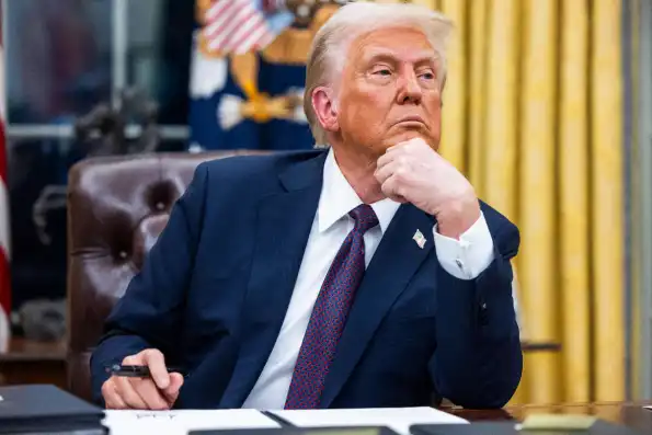 «Зеленский, слушай сюда!»: Трамп послал четкий сигнал Киеву – самовольства не допустит «Зеленский, слушай сюда!»: Трамп послал четкий сигнал Киеву – самовольства не допустит