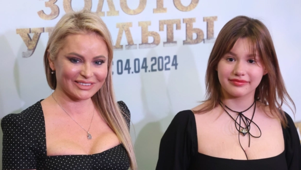 Дочь Даны Борисовой вышла на связь после слухов о беременности: «Папа сказал, что станет дедушкой» Дочь Даны Борисовой вышла на связь после слухов о беременности: «Папа сказал, что станет дедушкой»