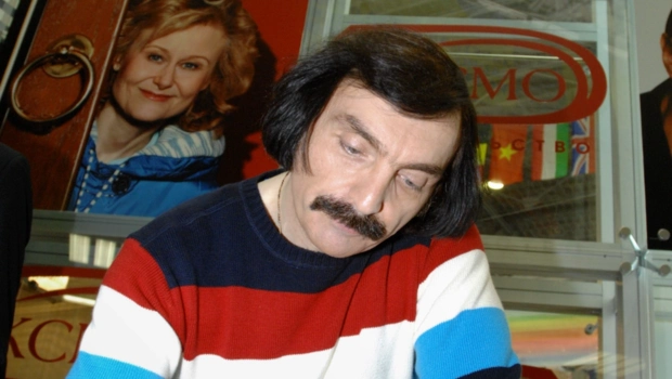 Молодая жена 68-летнего Амаяка Акопяна отказалась жить с ним Молодая жена 68-летнего Амаяка Акопяна отказалась жить с ним