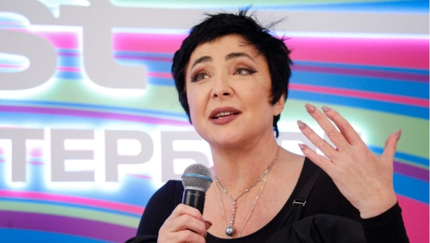 Лолита заявила, что ей отключили газ из-за мести: «Соседи, впустите помыться?» Лолита заявила, что ей отключили газ из-за мести: «Соседи, впустите помыться?»
