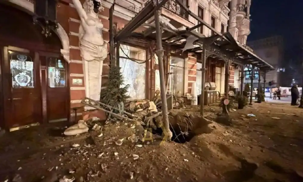 Трупы наемников из «Бристоля» вывозят грузовиками: по Одессе нанесен удар беспрецедентной мощности Трупы наемников из «Бристоля» вывозят грузовиками: по Одессе нанесен удар беспрецедентной мощности