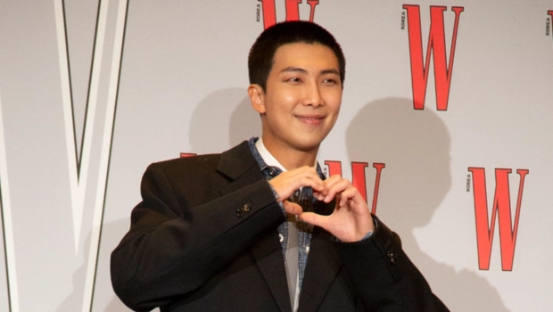 RM из BTS объяснил, почему не спит ночами и чувствует себя дядей RM из BTS объяснил, почему не спит ночами и чувствует себя дядей