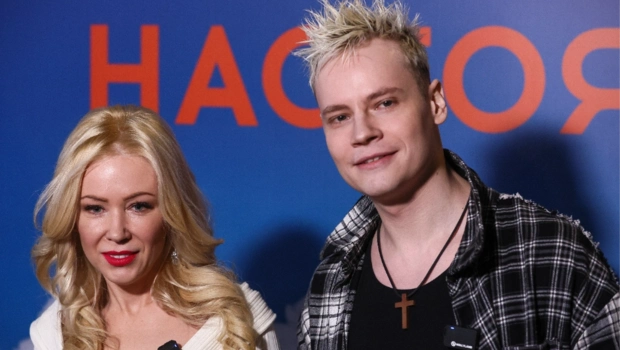 Светская львица подтвердила новый роман SHAMAN: «Давно знала» Светская львица подтвердила новый роман SHAMAN: «Давно знала»