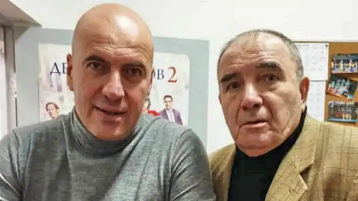 «Ну что, сынку, помогли тебе?..»: Нацисты рвут баяны на поминках предателя Хаита «Ну что, сынку, помогли тебе?..»: Нацисты рвут баяны на поминках предателя Хаита