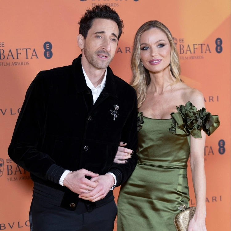 Деми Мур с дочерью и Эдриен Броуди с возлюбленной: стиль old money на BAFTA Деми Мур с дочерью и Эдриен Броуди с возлюбленной: стиль old money на BAFTA