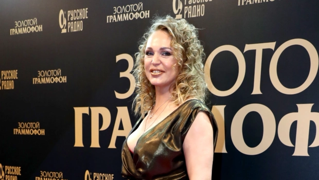 Алла Довлатова намерена снова лечь под нож хирурга: «Сморщенное яблочко» Алла Довлатова намерена снова лечь под нож хирурга: «Сморщенное яблочко»