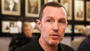 Евгений Миронов попал в больницу из-за проблем с сердцем: что случилось с актером Евгений Миронов попал в больницу из-за проблем с сердцем: что случилось с актером