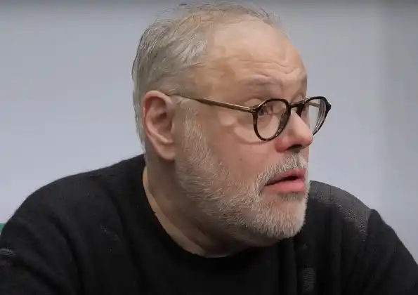 «Прибежит в Москву?»: Хазин назвал последние страны, в которых Зеленский еще может спастись «Прибежит в Москву?»: Хазин назвал последние страны, в которых Зеленский еще может спастись